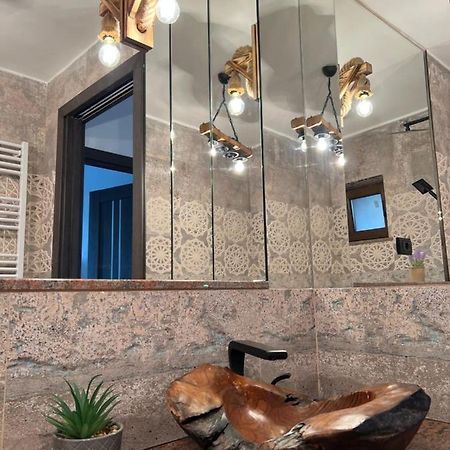 Sunny Luxury Home G. Enescu ซูชาวา ภายนอก รูปภาพ