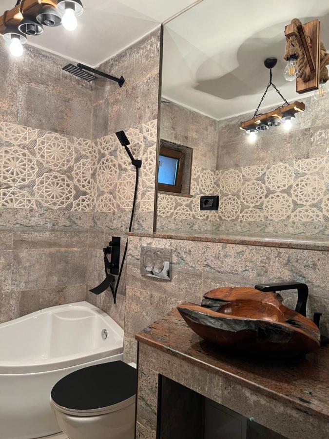 Sunny Luxury Home G. Enescu ซูชาวา ภายนอก รูปภาพ